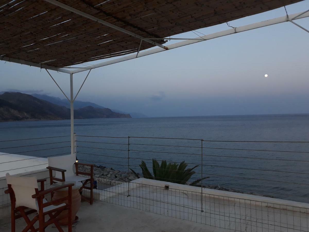 Christos Rooms Palaiochora Exterior photo